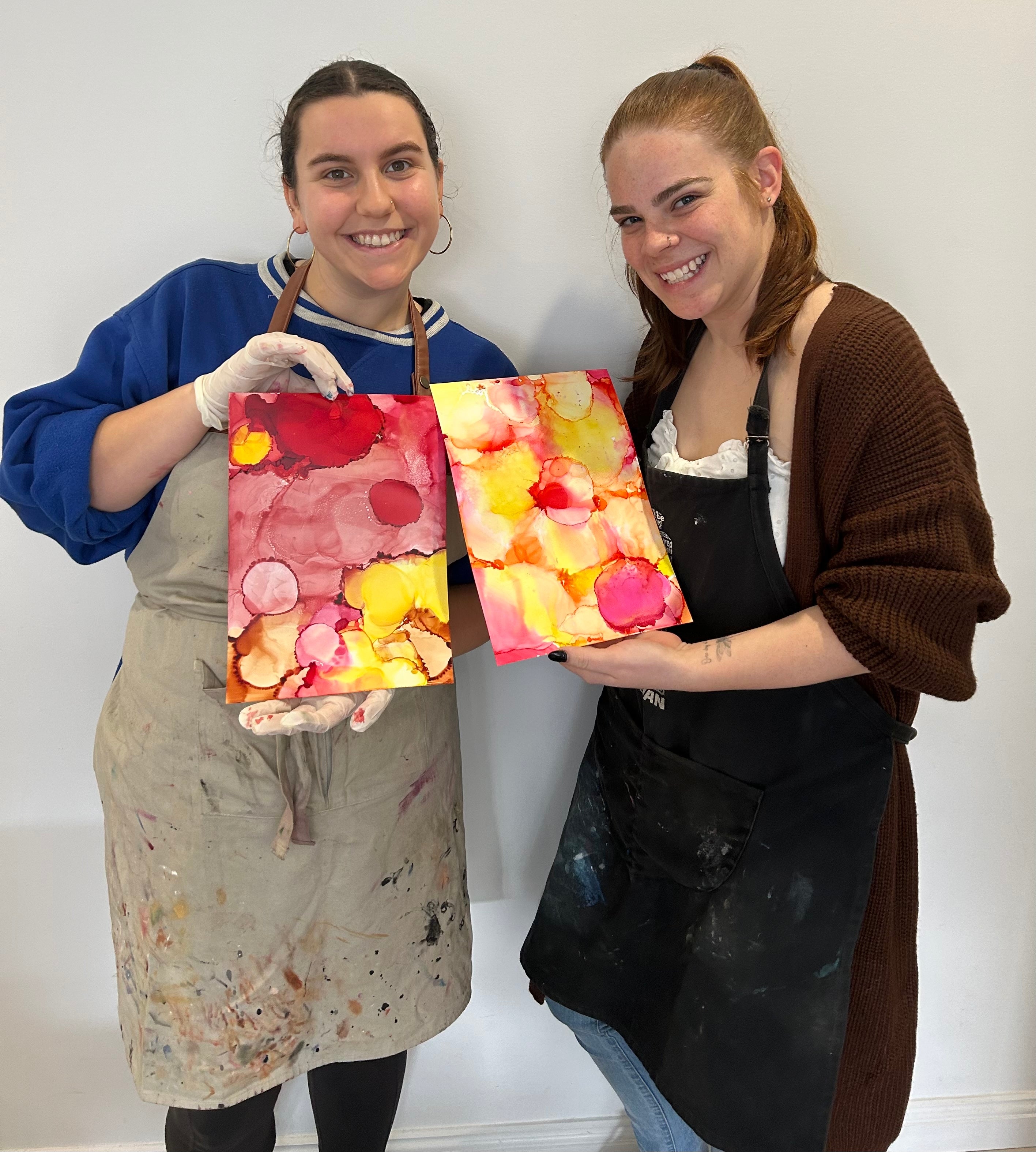 Beginner-friendly introduction to alcohol ink workshop with step-by-step exercises and abstract colour exploration.